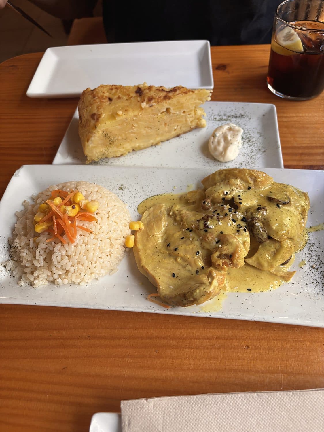 Chicken in yellow curry, rice, tortilla — Centro, Madrid